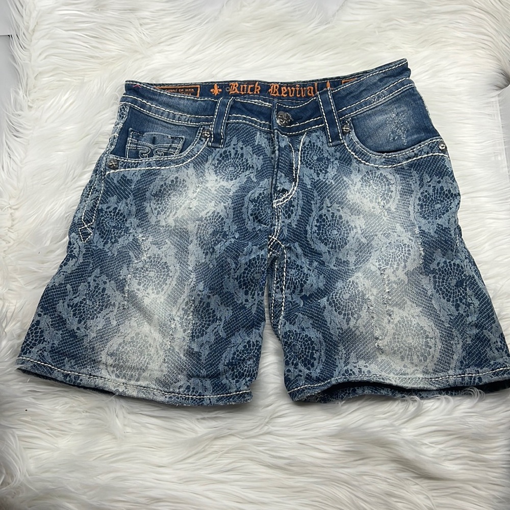 Rock Revival “Lydia” Bermuda Shorts Size 25